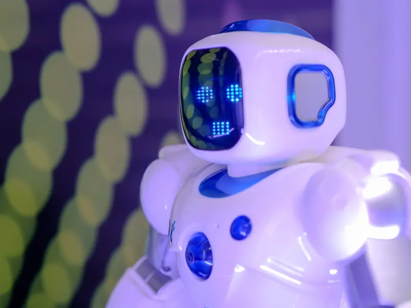 Key Features of a Great Customer Service Chatbot